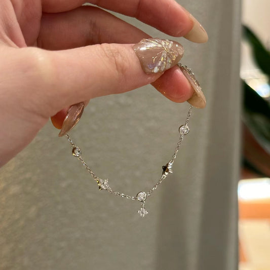 Four-leaf clover zircon bracelet