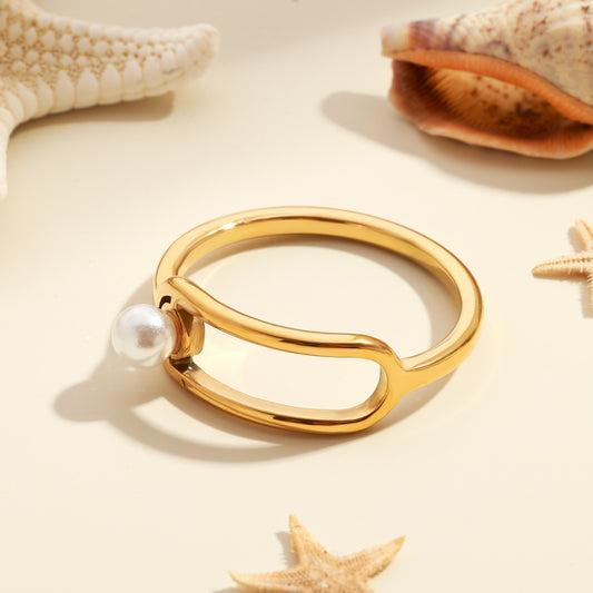 Geometric round titanium ring